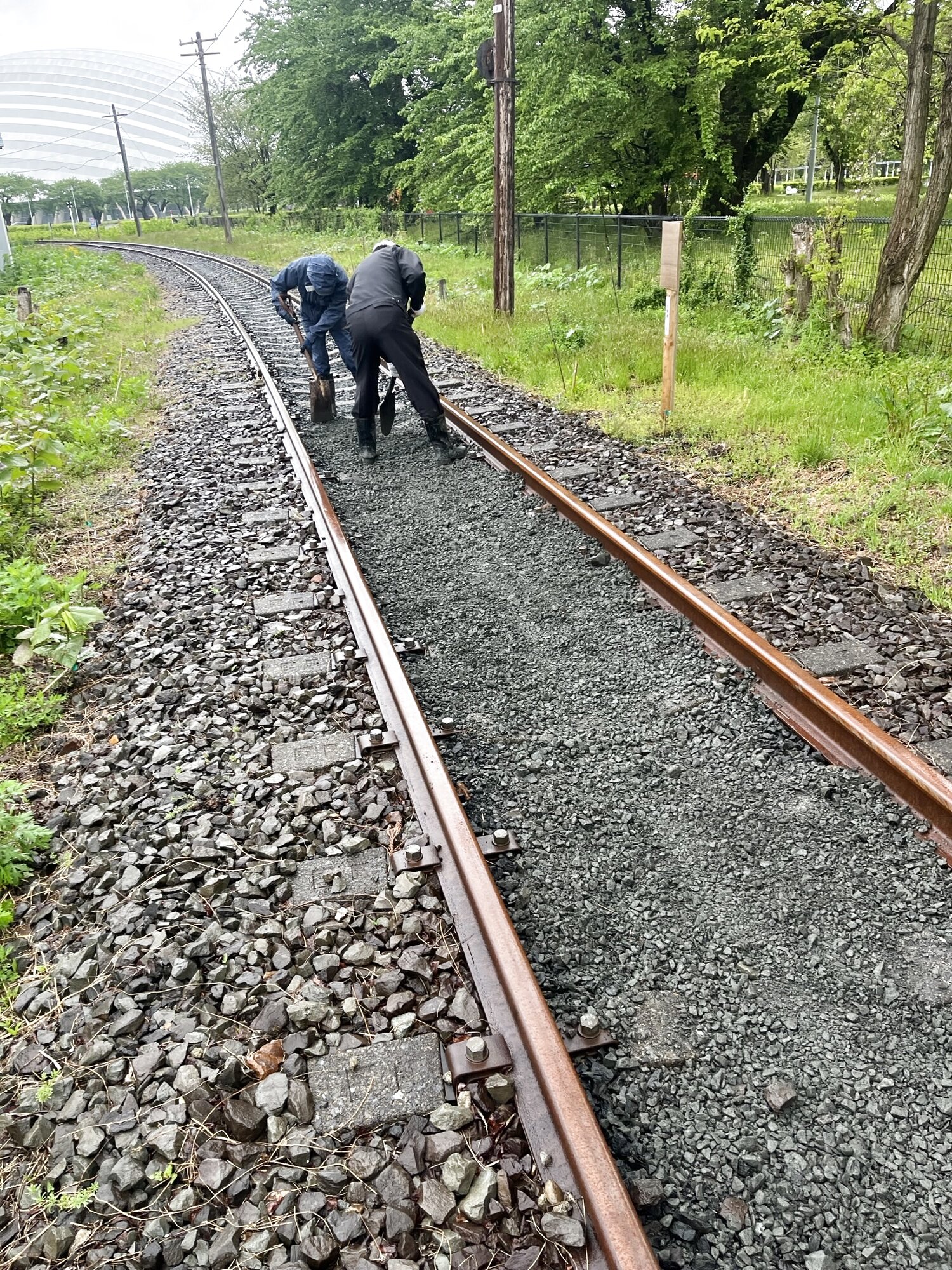 砂利を敷いた遊歩道